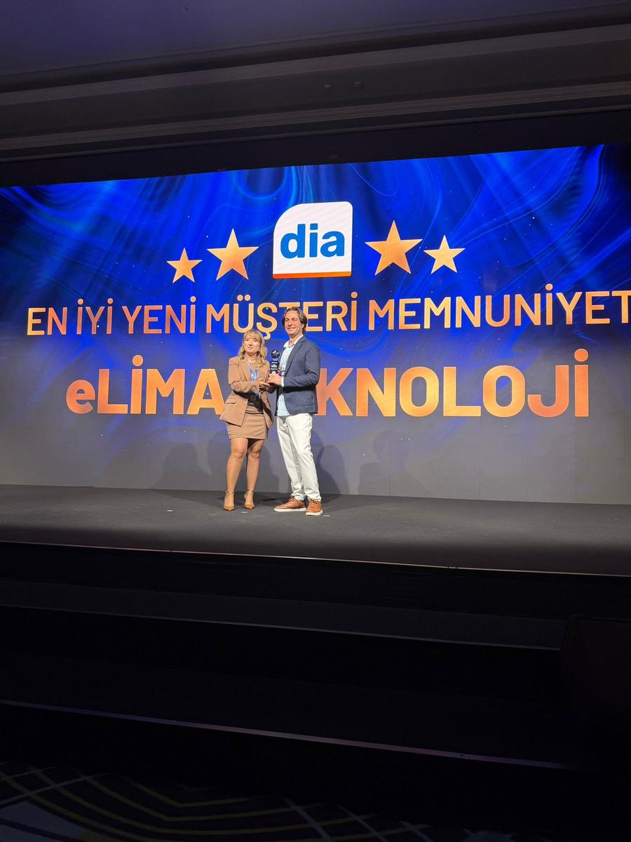 eLİMA Teknoloji, DİA Yazılım ödül töreninde En İyi Yeni Müşteri Memnuniyeti ödülünü alırken